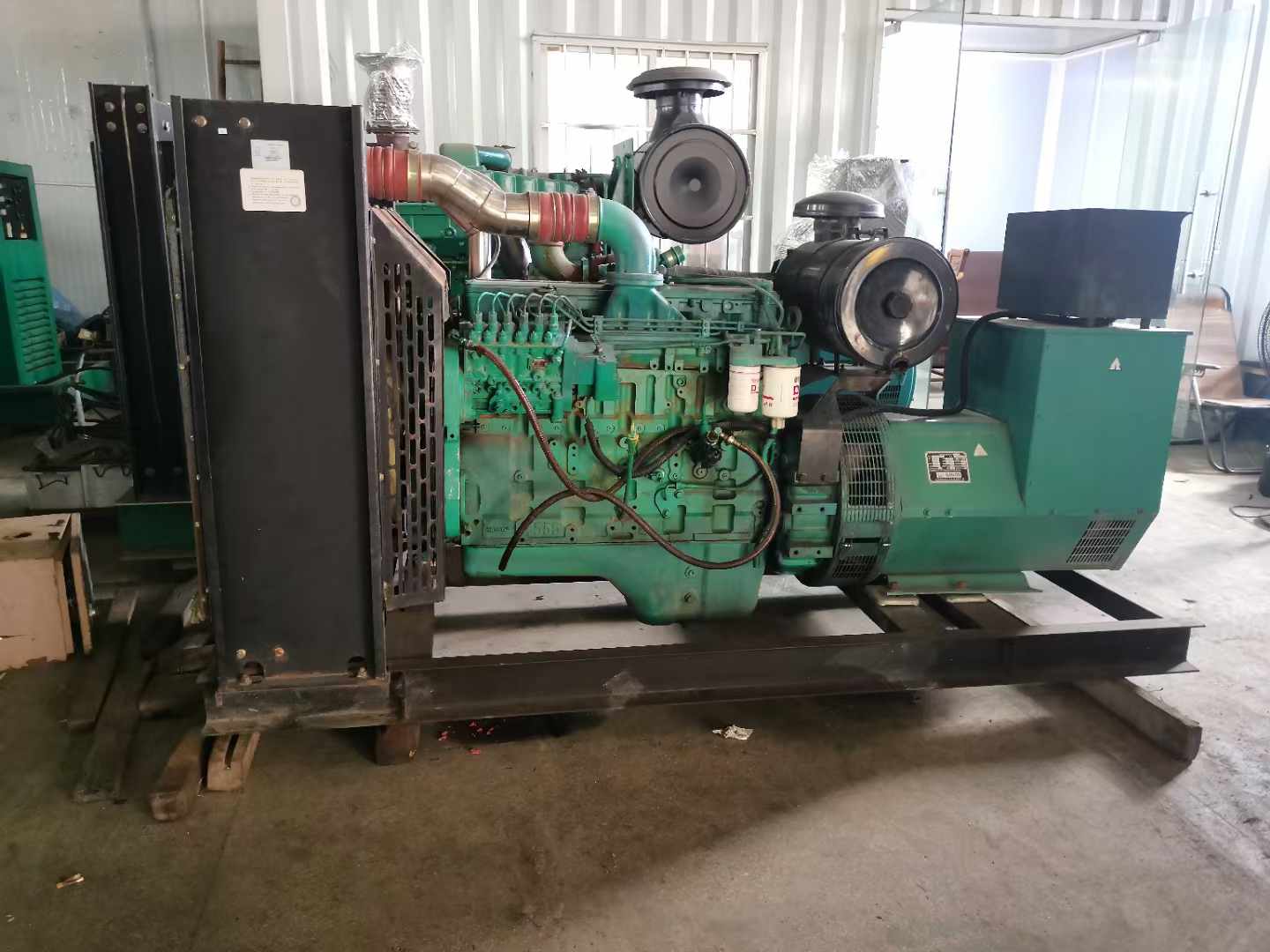 大理发电机租赁如何确定电缆的承载电流是否在安全范围内？