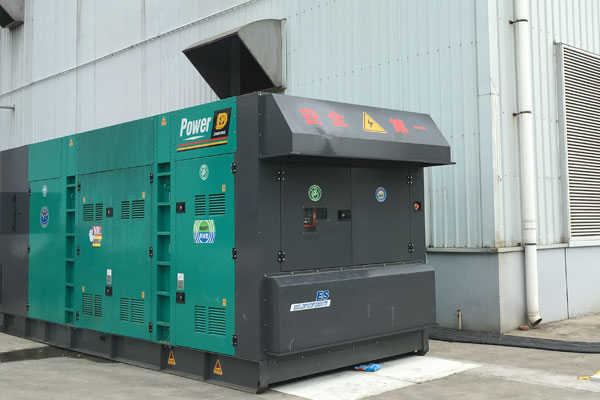 大理燃油滤清器的更换流程是怎样的？